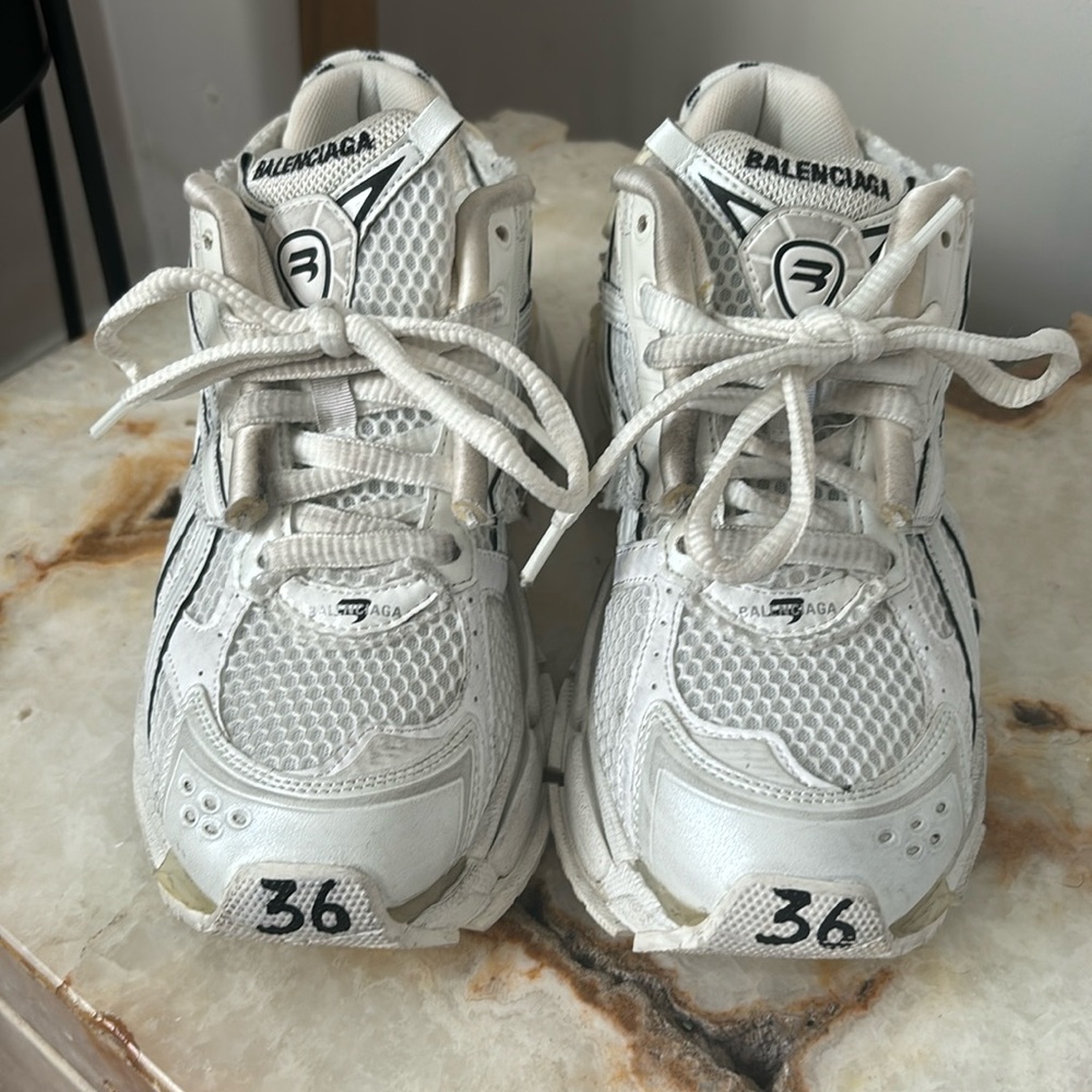 Balenciaga Runners

AIthentic 
Worn a few times